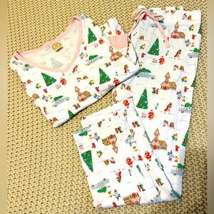 🎄 TBBC women’s Hustle & Bustle pjs 🎄